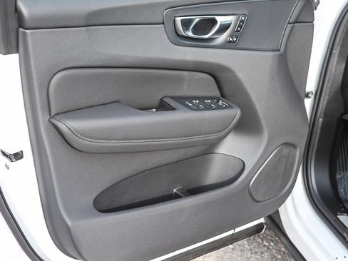 New 2026 Volvo XC60 B5 Plus w/ Climate Package PRO image 23