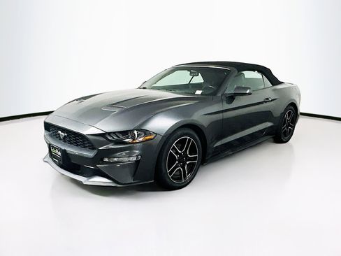 Used 2019 Ford Mustang Premium image 3