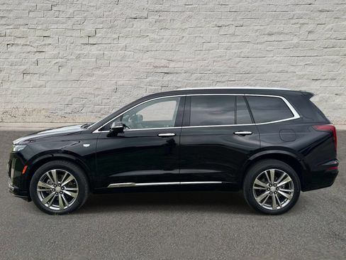 Used 2020 Cadillac XT6 Premium Luxury FWD image 2