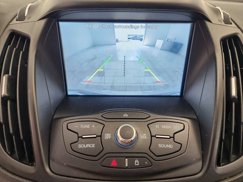 Used 2016 Ford Escape SE w/ Equipment Group 201A FWD image 17
