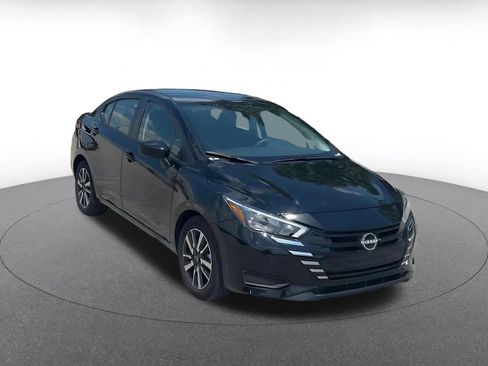 Used 2025 Nissan Versa SV FWD image 3