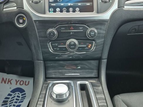 Used 2020 Chrysler 300 Touring w/ Sport Appearance Package image 38