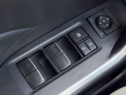 Used 2025 Toyota RAV4 XLE FWD image 18