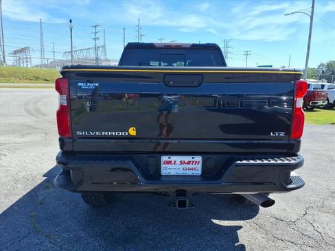 Used 2021 Chevrolet Silverado 2500 LTZ w/ Carhartt Edition AWD/4WD image 6