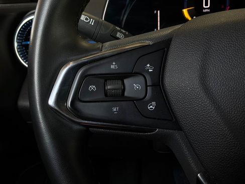 Used 2025 Chevrolet Trax LT w/ LT Convenience Package FWD image 37