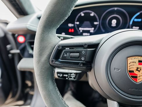 Certified 2024 Porsche Taycan GTS image 17