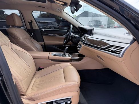 Used 2017 BMW 750i xDrive AWD/4WD image 51