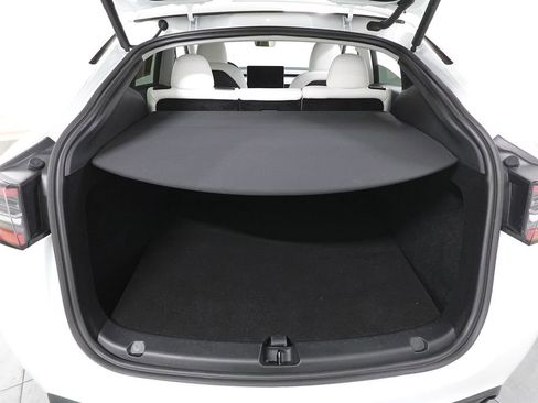Used 2024 Tesla Model Y Performance image 15