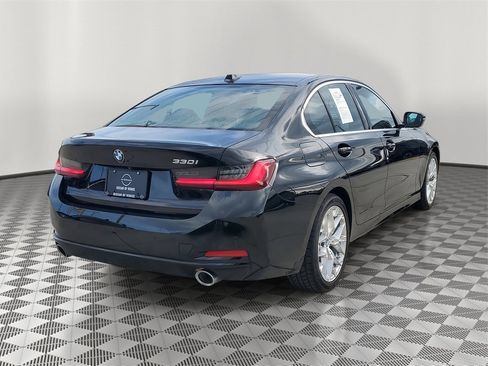 Used 2025 BMW 330i Sedan image 3