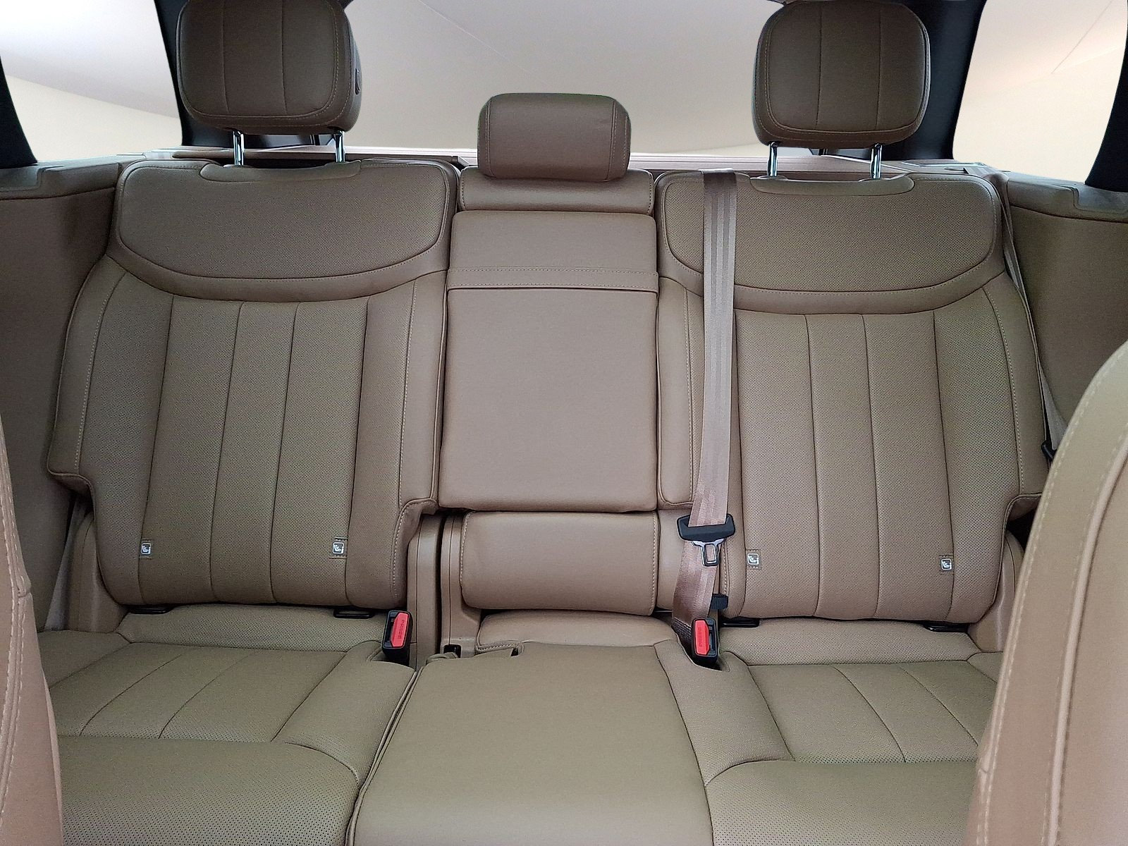 Certified 2026 Land Rover Range Rover SE AWD/4WD image 6