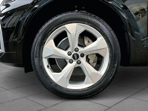 Used 2023 Audi Q5 2.0T Premium w/ Convenience Package image 11