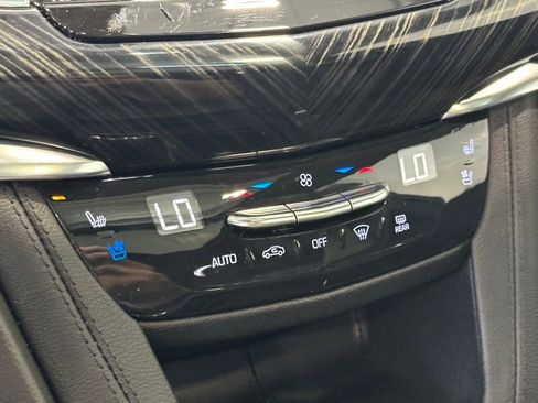 Used 2023 Cadillac XT6 Premium Luxury image 21