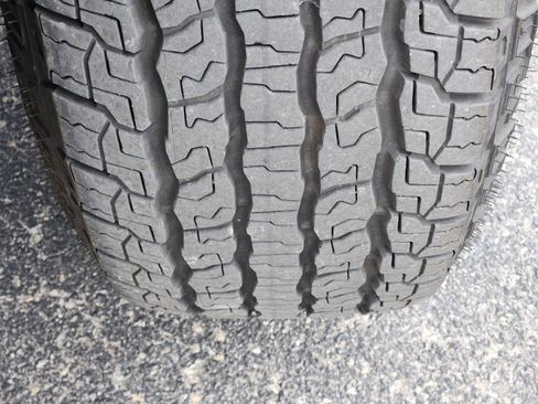 New 2025 GMC Canyon Elevation w/ Convenience Package image 15