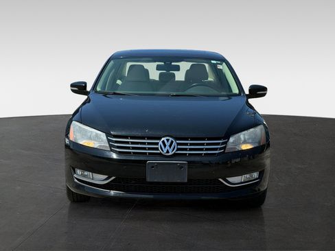 Used 2014 Volkswagen Passat TDI SE FWD image 2