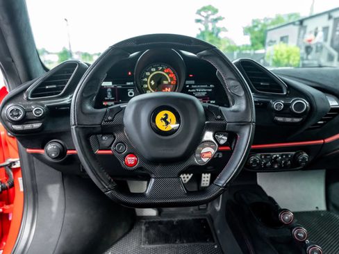Used 2019 Ferrari 488 Pista Coupe RWD image 63