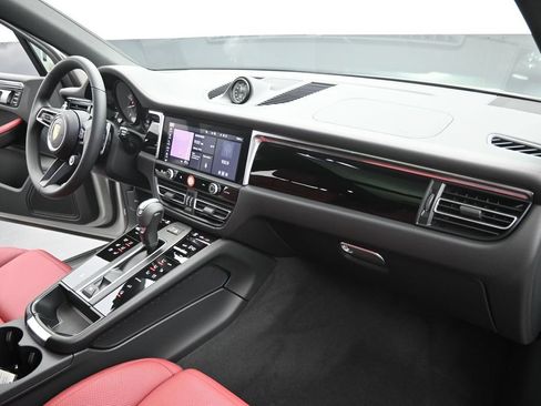 New 2026 Porsche Macan AWD/4WD image 27