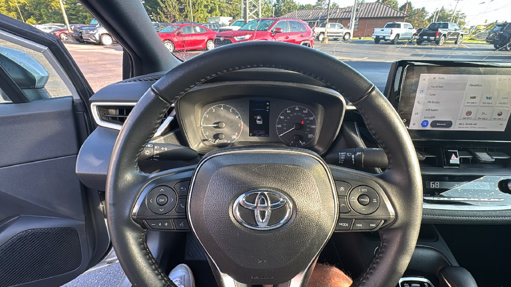 Used 2025 Toyota Corolla SE FWD image 16