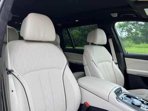 Used 2024 BMW X7 M60i w/ Executive Package AWD/4WD image 31