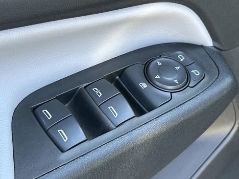 Used 2022 Chevrolet Equinox LT image 19