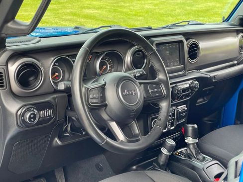 Used 2022 Jeep Gladiator Sport AWD/4WD image 14