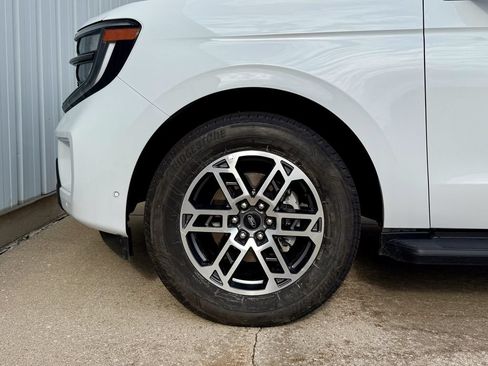Certified 2025 Ford Expedition Active AWD/4WD image 44