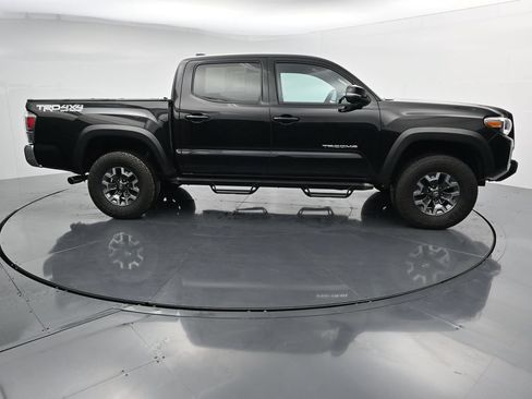 Used 2023 Toyota Tacoma TRD Off-Road AWD/4WD image 9