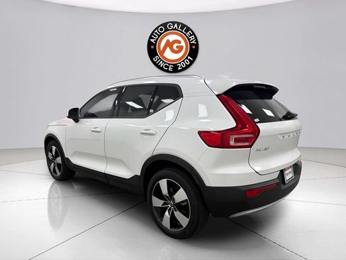 Used 2021 Volvo XC40 T5 Momentum w/ Premium Package AWD/4WD image 5