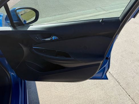 Used 2017 Chevrolet Cruze LT image 28