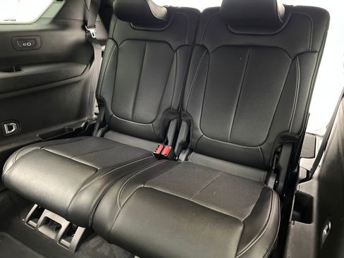 Used 2024 Jeep Grand Cherokee L Limited w/ Luxury Tech Group II image 34