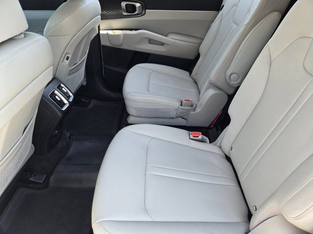 Certified 2025 Kia Sorento EX FWD image 29