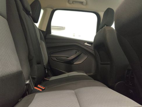 Used 2018 Ford Escape SE w/ SE Sync 3 Package AWD/4WD image 19