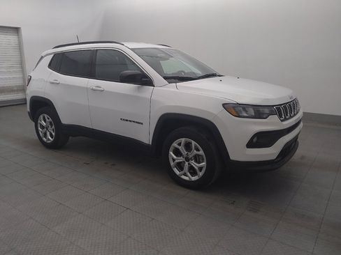 Used 2025 Jeep Compass Latitude AWD/4WD image 11