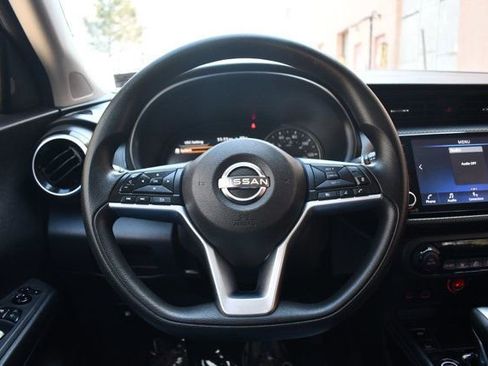 Used 2022 Nissan Kicks SV image 21