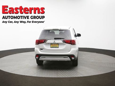 Used 2020 Mitsubishi Outlander ES image 36