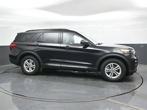 Used 2020 Ford Explorer XLT w/ Equipment Group 202A AWD/4WD image 5