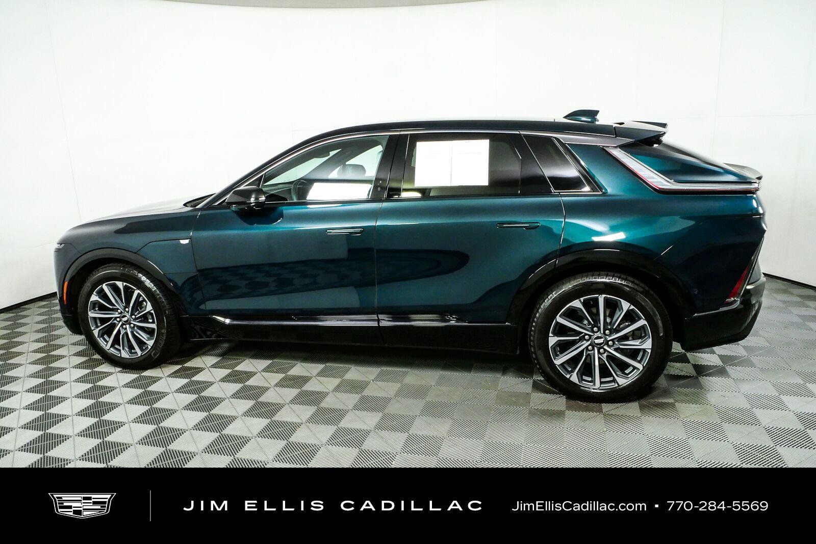 Used 2024 Cadillac Lyriq Sport AWD/4WD image 31