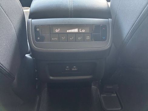 Used 2025 Nissan Pathfinder SV FWD image 20
