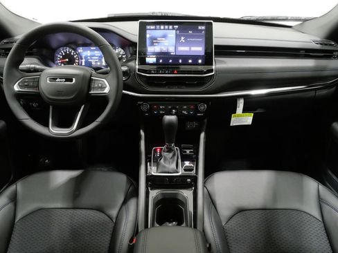 New 2026 Jeep Compass Latitude w/ Sun and Sound Group image 11