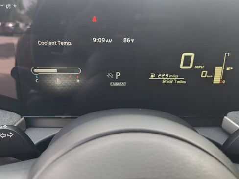 Used 2025 Nissan Kicks SV FWD image 15