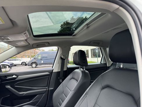 Used 2021 Volkswagen Jetta SE FWD image 22