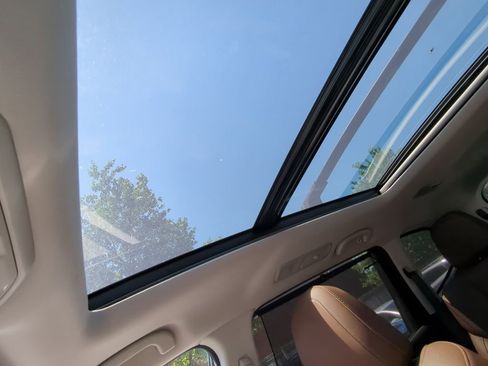 Used 2019 Subaru Ascent Touring AWD/4WD image 19