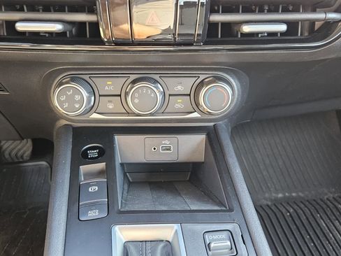 Used 2025 Nissan Kicks S image 10