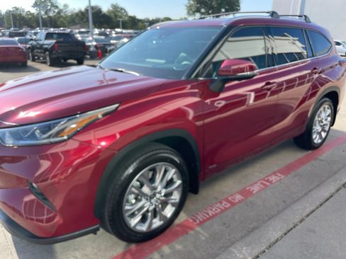 Used 2026 Toyota Highlander Limited AWD/4WD image 18