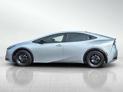 Used 2024 Toyota Prius Prime SE image 7