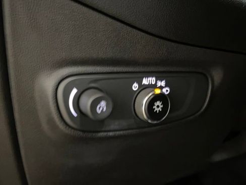 Used 2022 Chevrolet Equinox LT FWD image 35