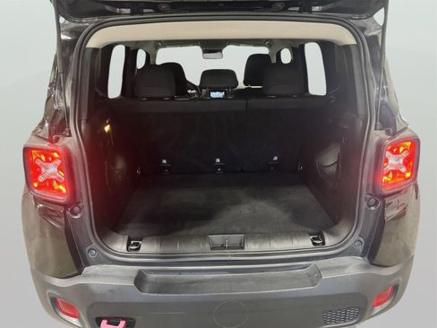 Used 2019 Jeep Renegade Trailhawk image 13