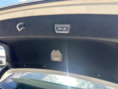 Used 2025 BMW 740i w/ Executive Package RWD image 14