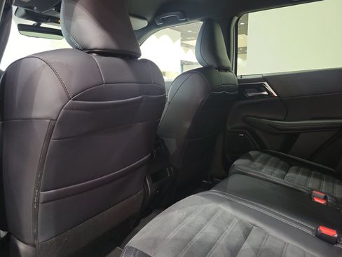 New 2026 Mitsubishi Outlander LE FWD image 13