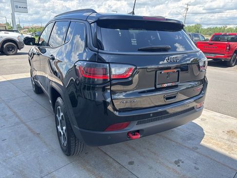 Used 2022 Jeep Compass Trailhawk w/ Trailhawk Elite Group image 3