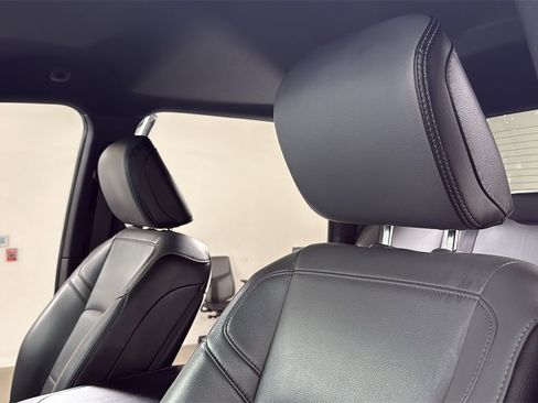 Used 2022 RAM 2500 Tradesman w/ Chrome Appearance Group image 13